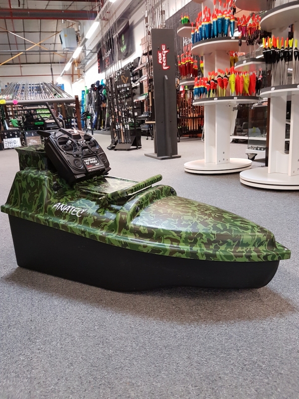 bateau amorceur a louer