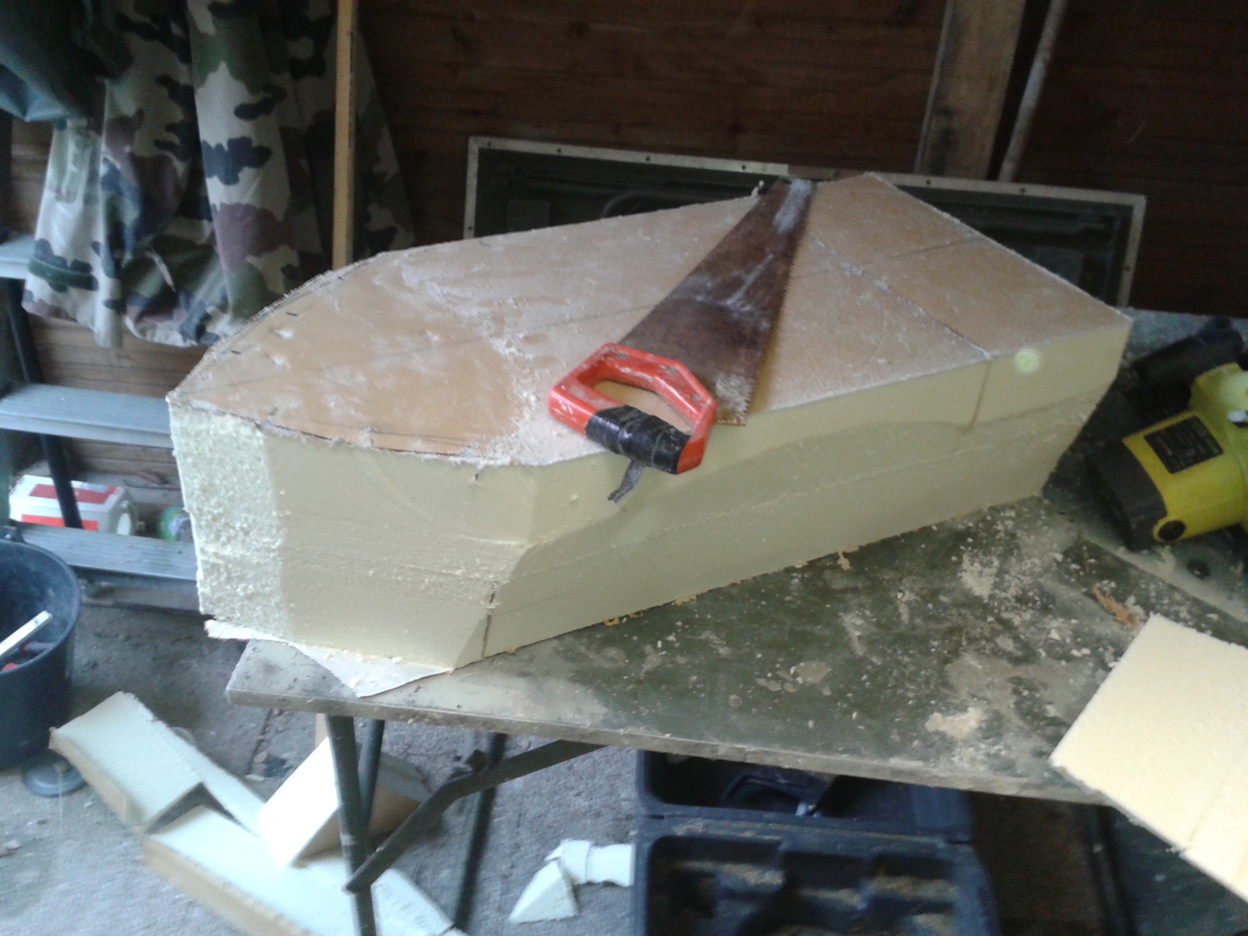 bateau amorceur fibre de verre