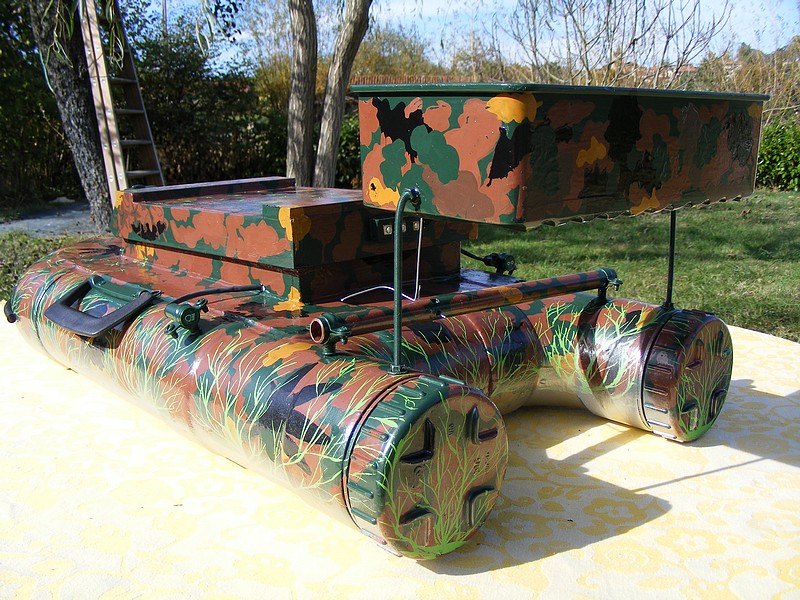 bateau amorceur ou zodiac