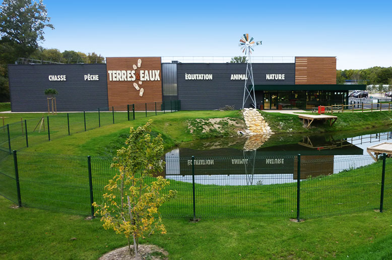 bateau amorceur terre et eau