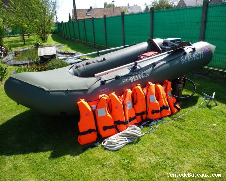 bateau gonflable d'occasion
