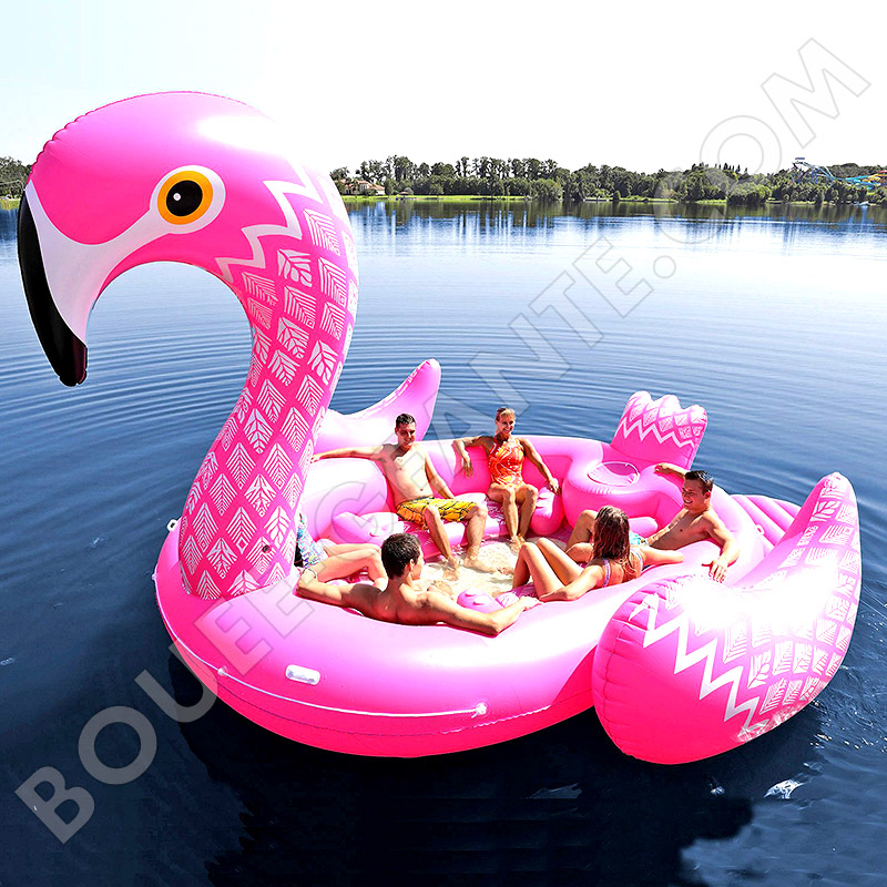 bateau gonflable flamant rose