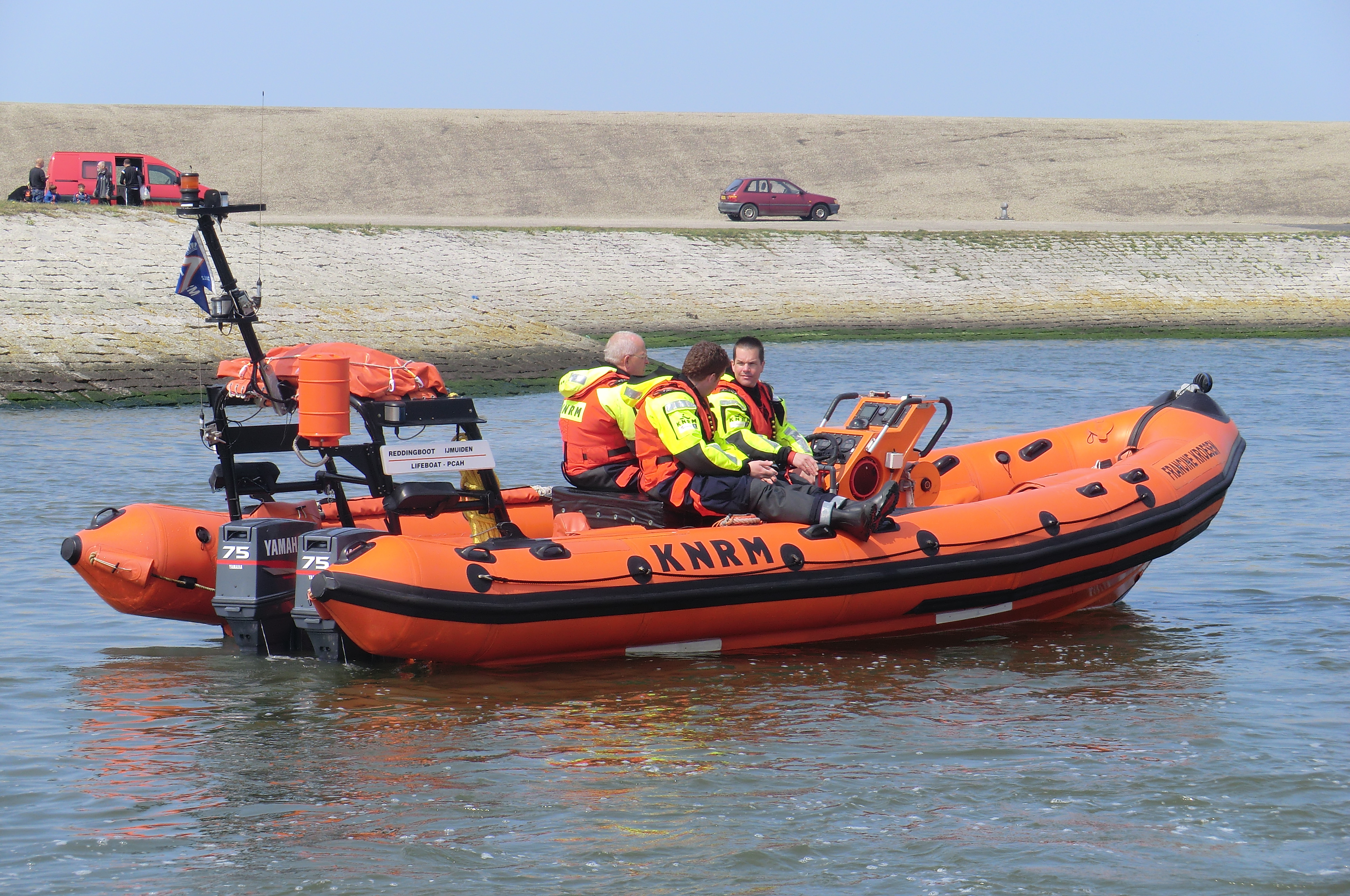 bateau gonflable secours