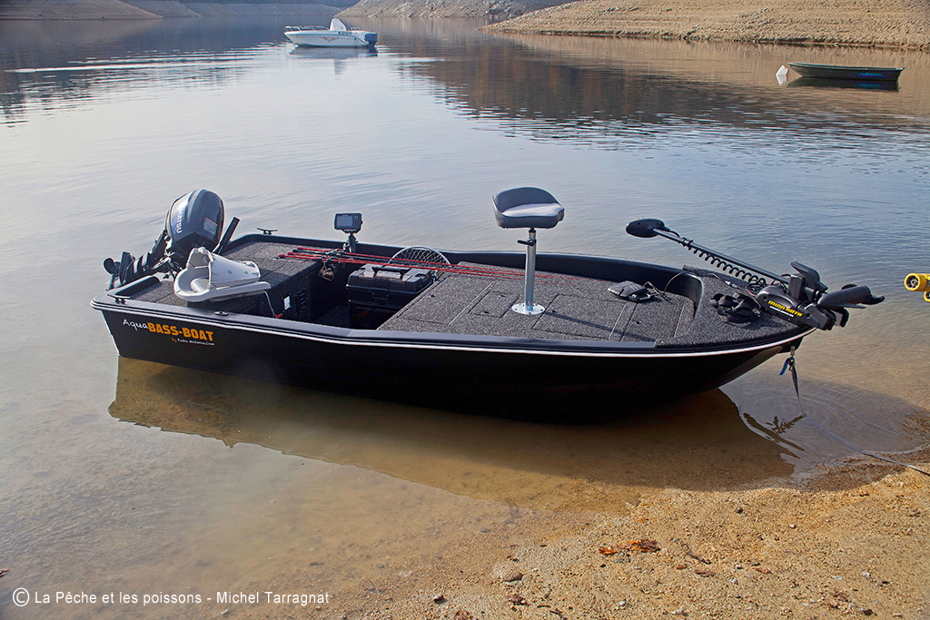 bateau peche bass boat