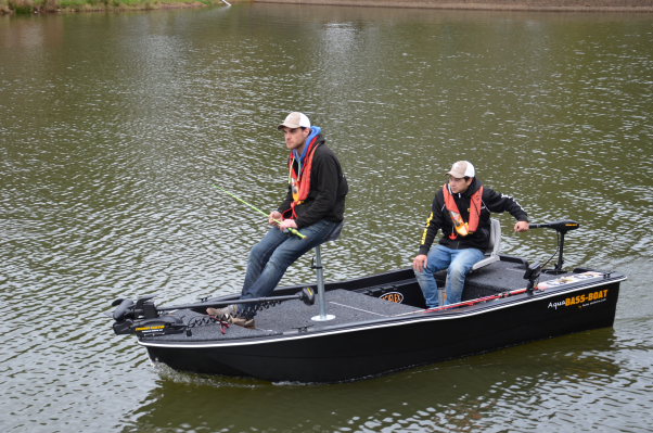 bateau peche bass boat