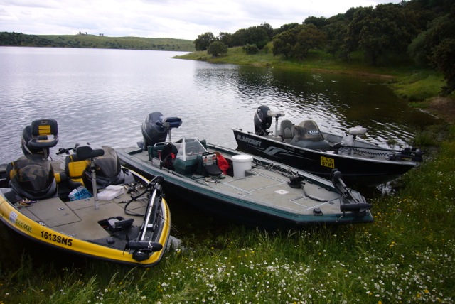 bateau peche black bass