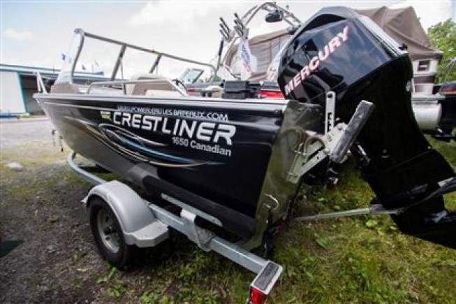 bateau peche crestliner