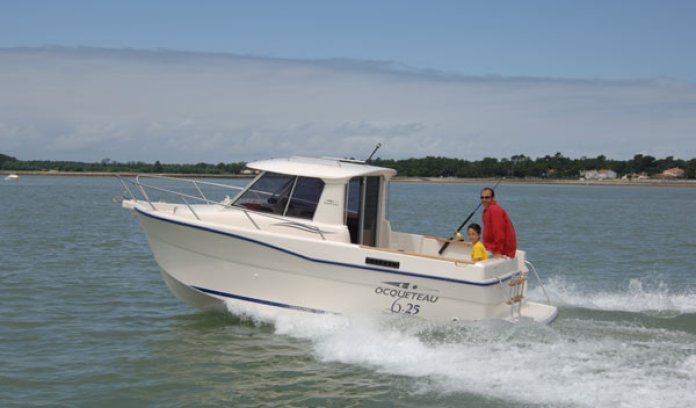 bateau peche et promenade