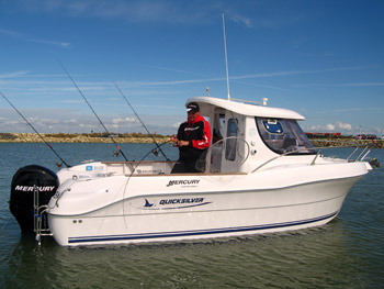 bateau peche une place