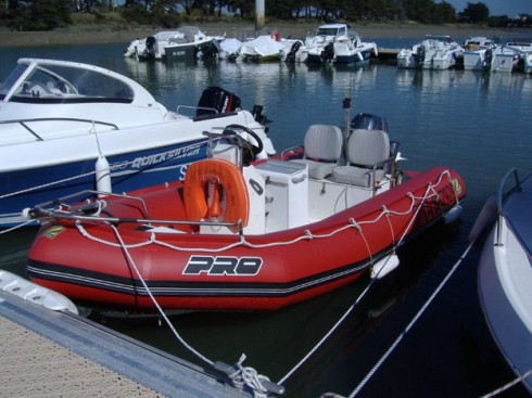 bateau peche zodiac occasion