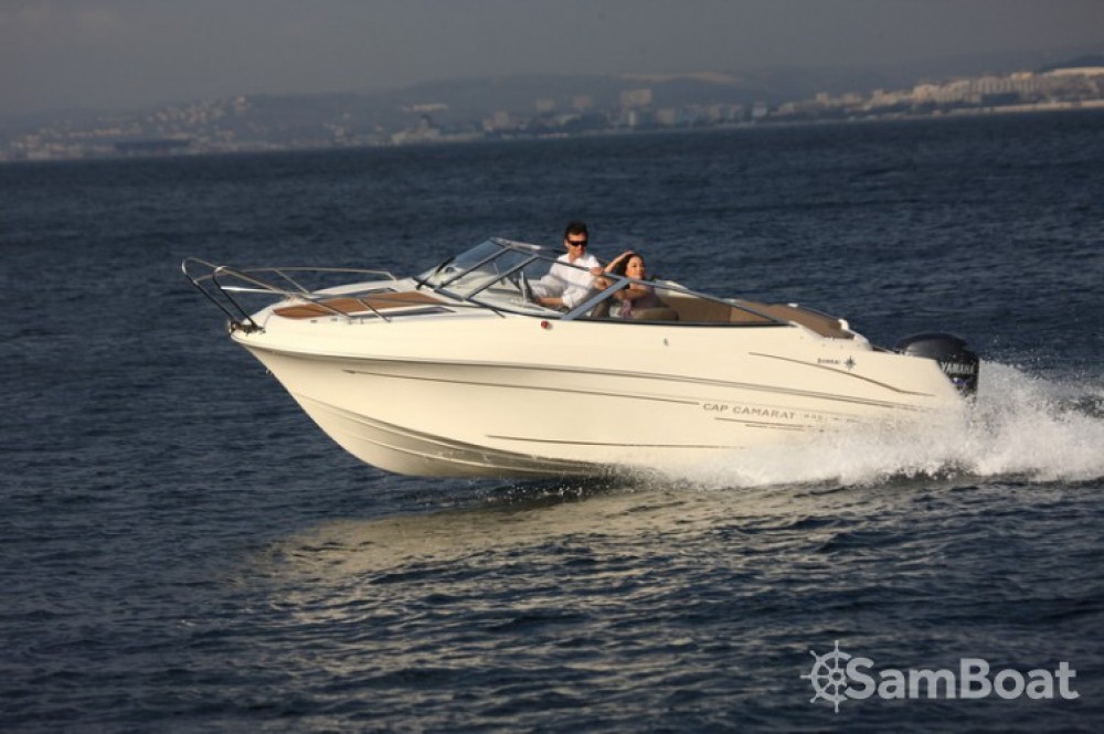 bateau pneumatique a moteur synonyme