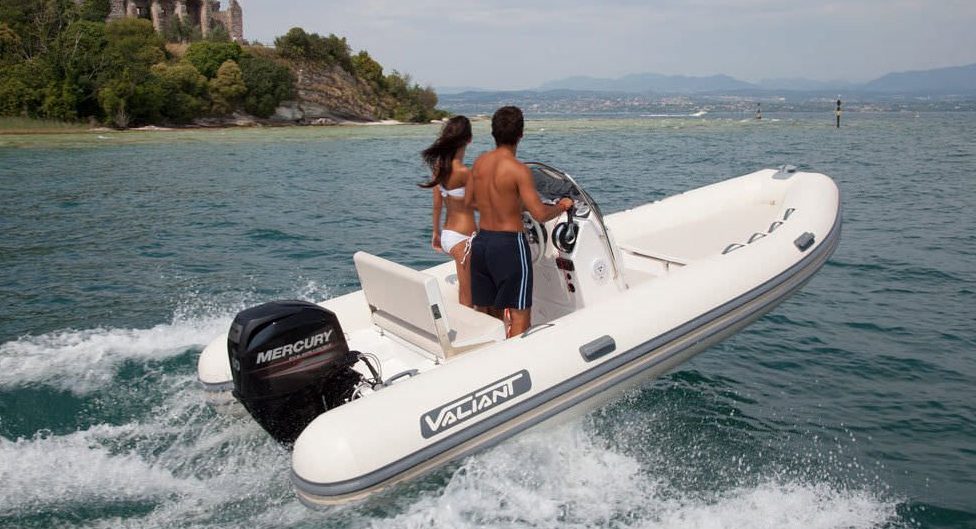 bateau pneumatique haut de gamme