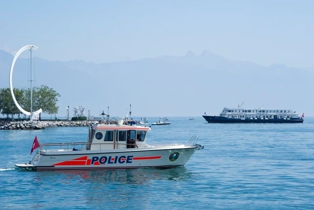 bateau pneumatique lac leman
