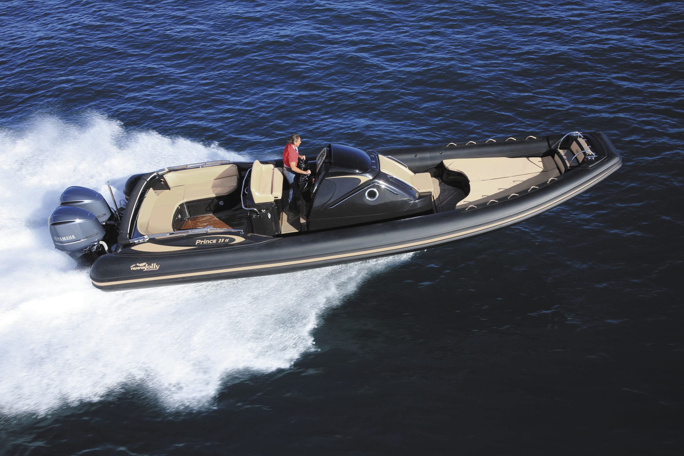 bateau pneumatique nuova jolly