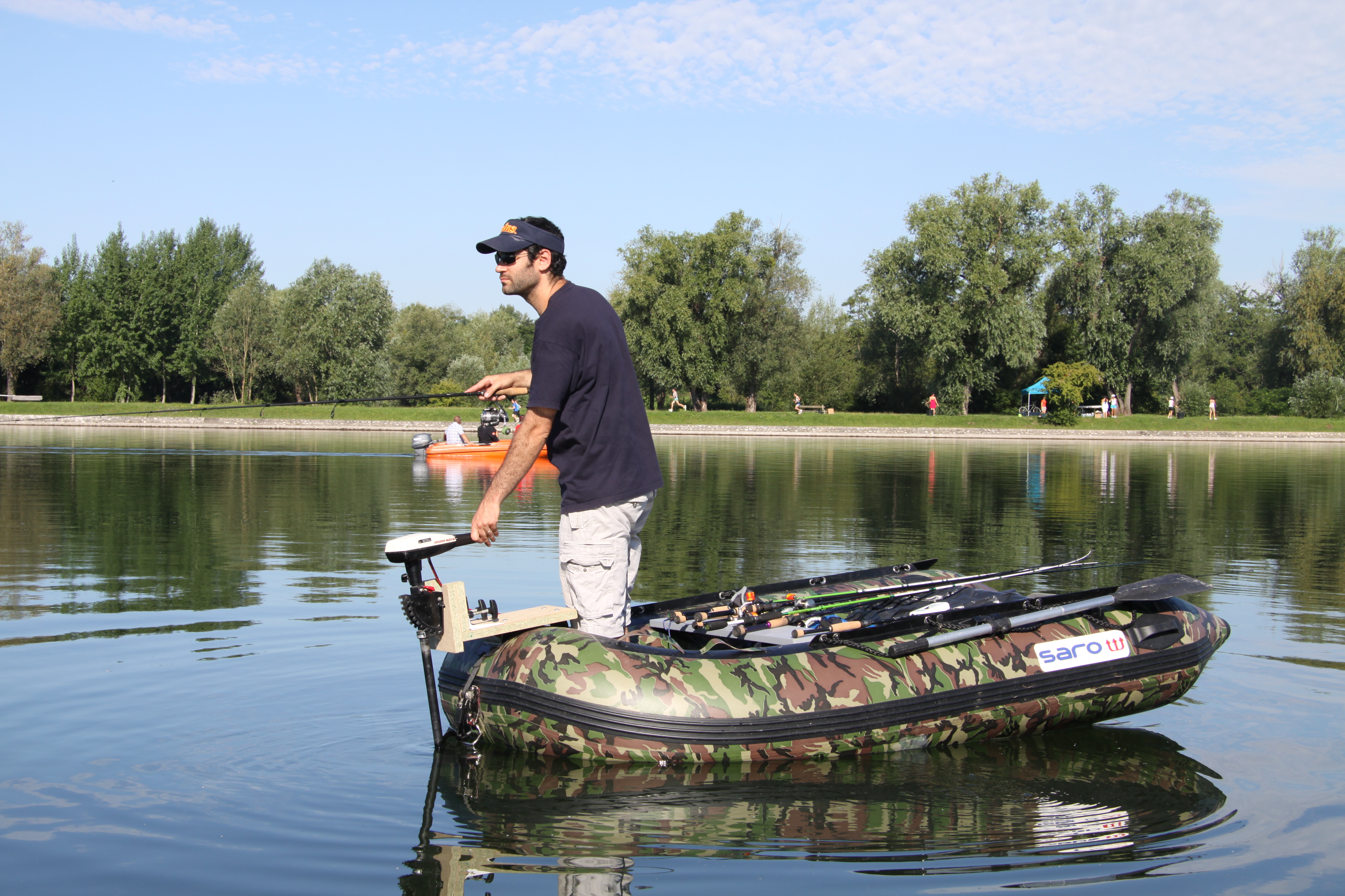 bateau pneumatique peche carnassier