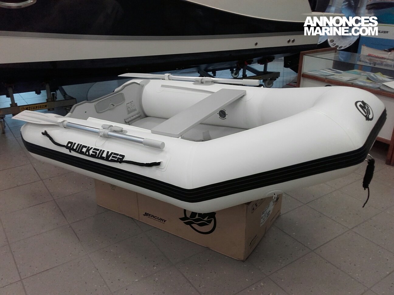 bateau pneumatique quicksilver neuf